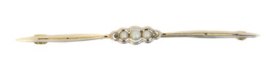 Lot 19 - An early 20th century diamond and seed pearl bar brooch
