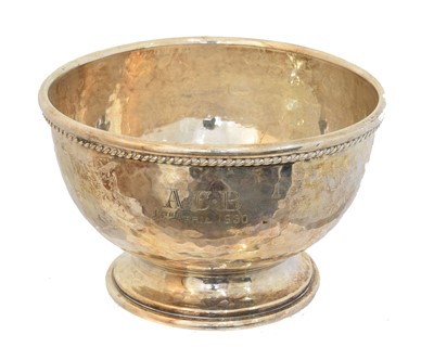 Lot 104 - A George V silver bowl