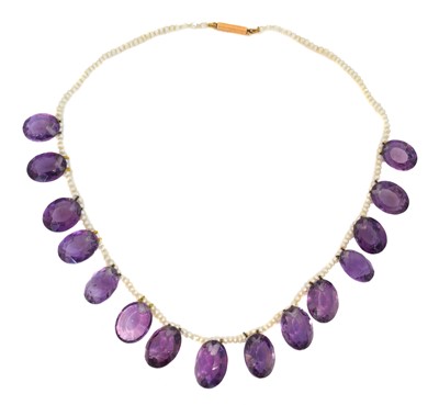 Lot 142 - An amethyst and seed pearl fringe necklace