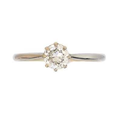 Lot 238 - A diamond single stone ring