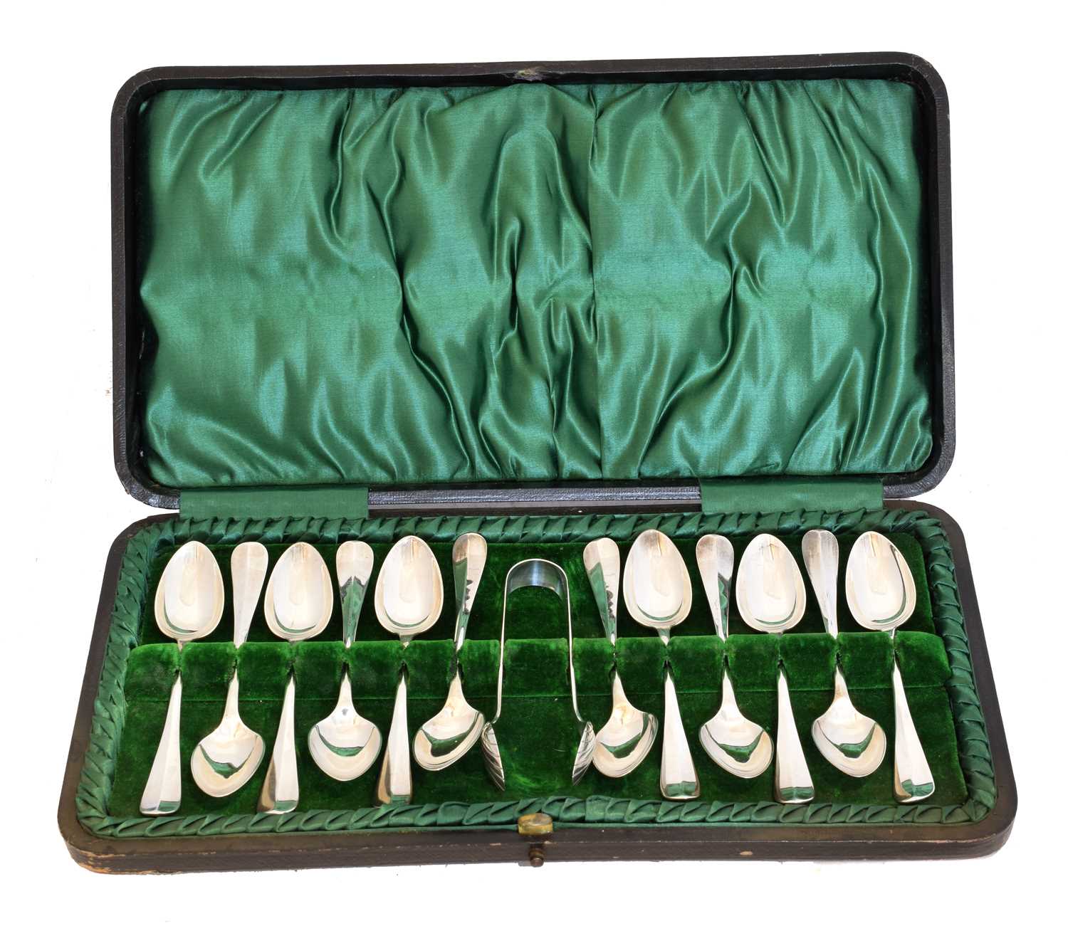 Lot 95 - A cased set of Edward VII silver spoons