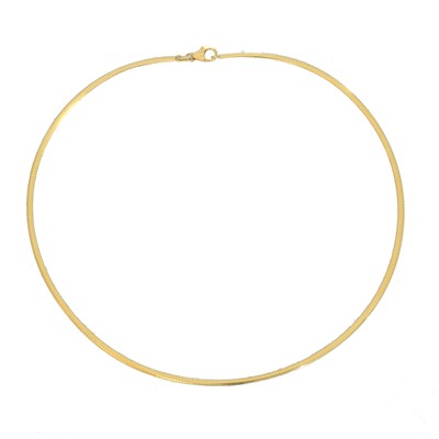 Lot 138 - An 18ct gold collar necklace