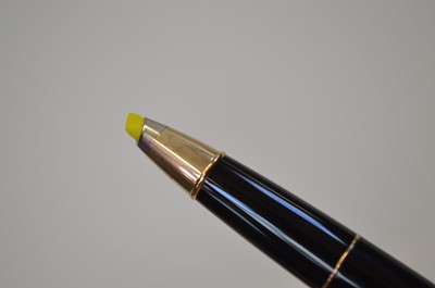 Lot 43 - Montblanc Meisterstuck No.166 highlighter pen