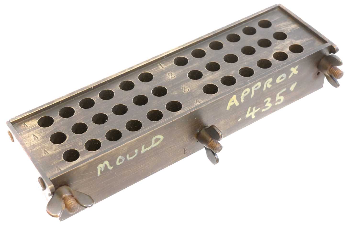 Lot 318 - Unusual gang mould