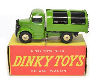 Lot 85 - Dinky Toys No.252 Refuse Wagon
