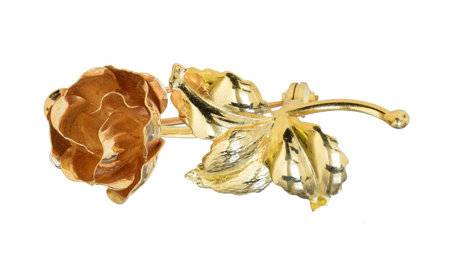 Lot 6 - An 18ct gold floral brooch