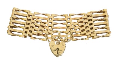 Lot 18 - A 9ct gold gate link bracelet