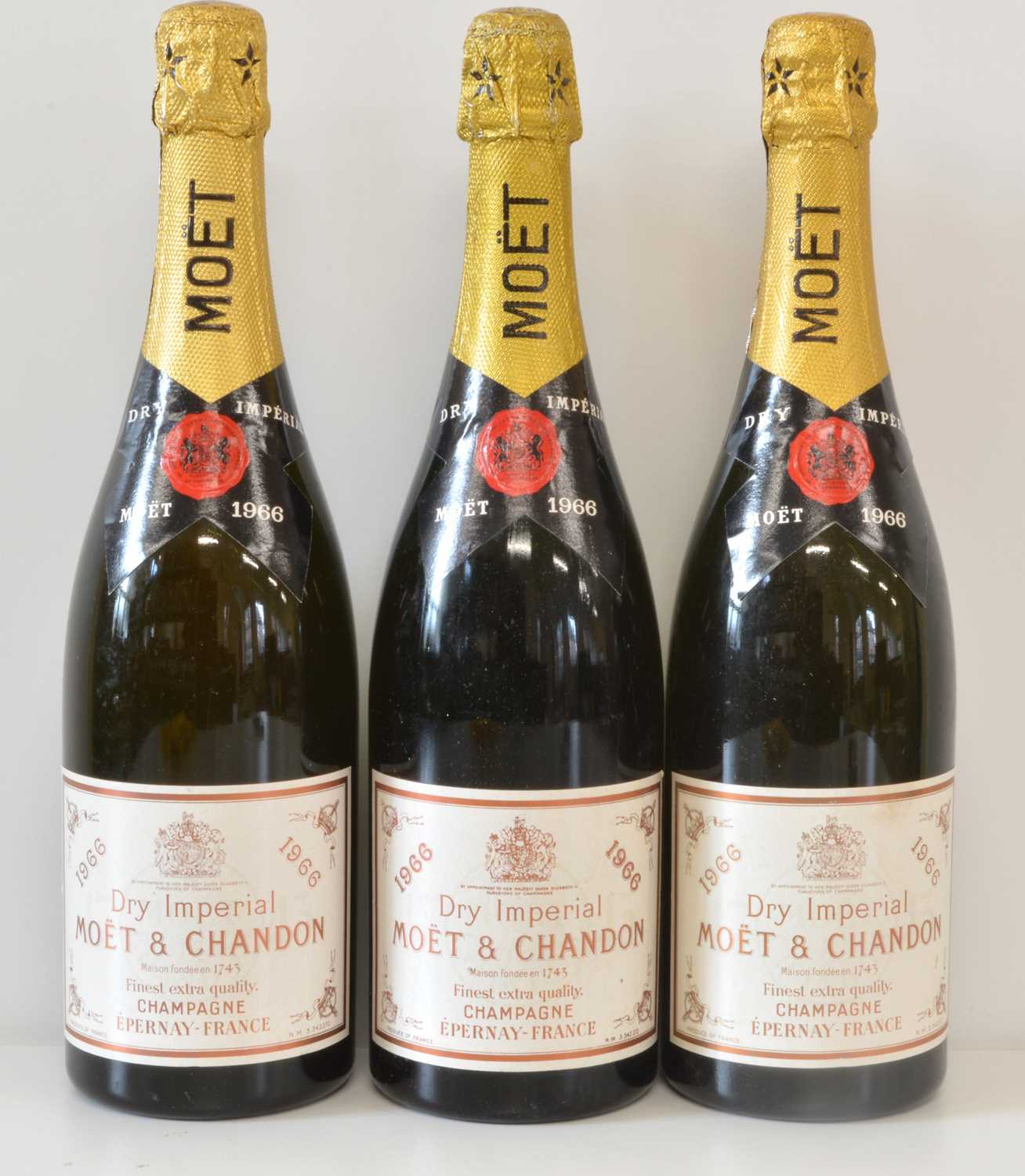 Lot 57 - Champagne Moet et Chandon Brut Imperial Vintage 1966