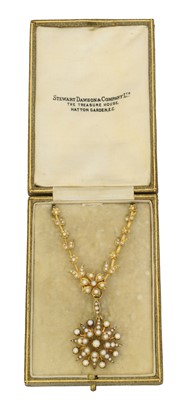 Lot 80 - An early 20th century split pearl necklace
