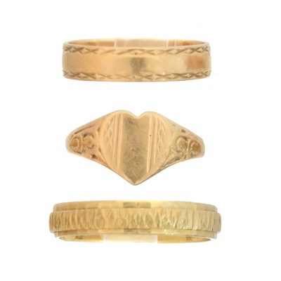 Lot 99 - Three 9ct gold rings