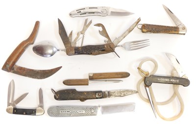 Lot 123 - Nine various pocket or folding knives,...