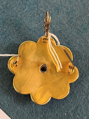 Lot 1 - A late Victorian garnet and rose cut diamond brooch