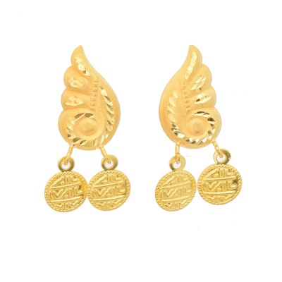 Lot 22 - A pair of yellow metal earrings