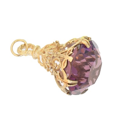 Lot 36 - A 9ct gold synthetic spinel fob