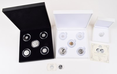 Lot 7 - A selection of various Pure Silver sovereigns and sovereign collections.