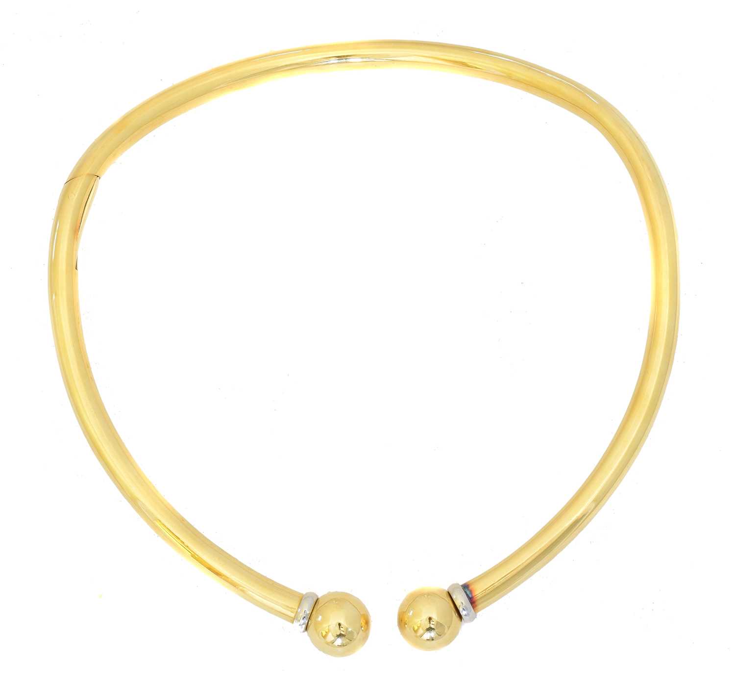 Lot An 18ct gold torque collar necklace