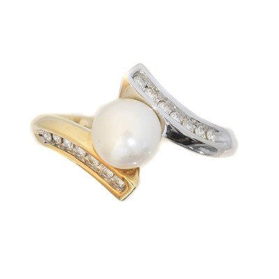 Lot 150 - A 14ct gold cultured pearl and diamond dress ring