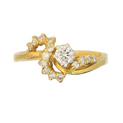 Lot 108 - A diamond dress ring