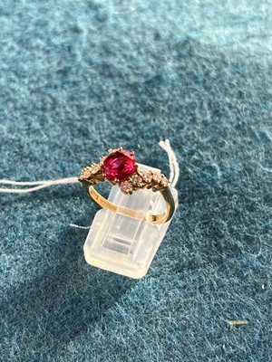 Lot 97 - An 18ct gold spinel and diamond dress ring