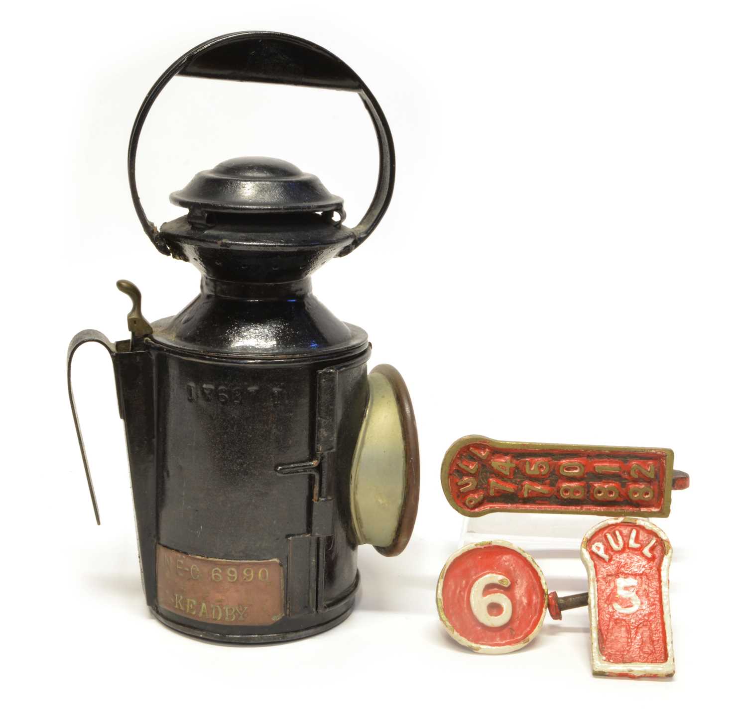 Lot 198 - LNER 3 aspect handlamp and other pieces from Keadby Bridge signal box