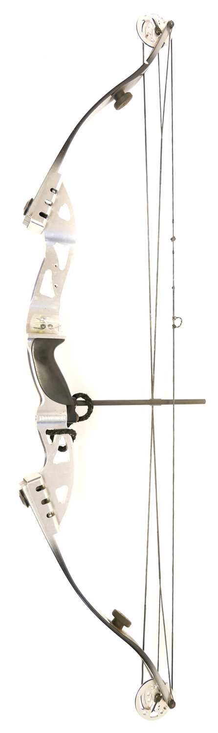 Lot 177 - Browning Vanguard 31" 55# compound bow. Buyer...