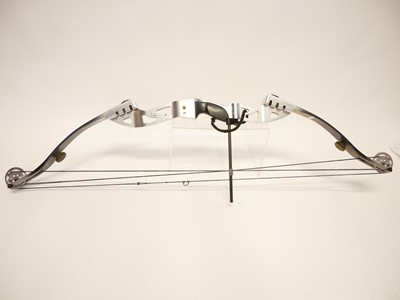 Lot 177 - Browning Vanguard 31" 55# compound bow. Buyer...