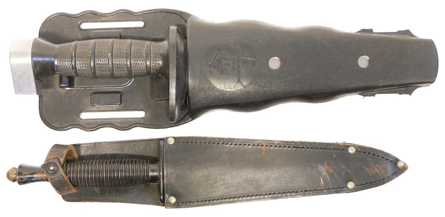 Lot 121 - Fairbairn Sykes dagger and scabbard,...