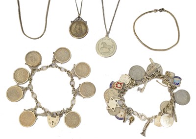 Lot 120 - A selection of silver and white metal items