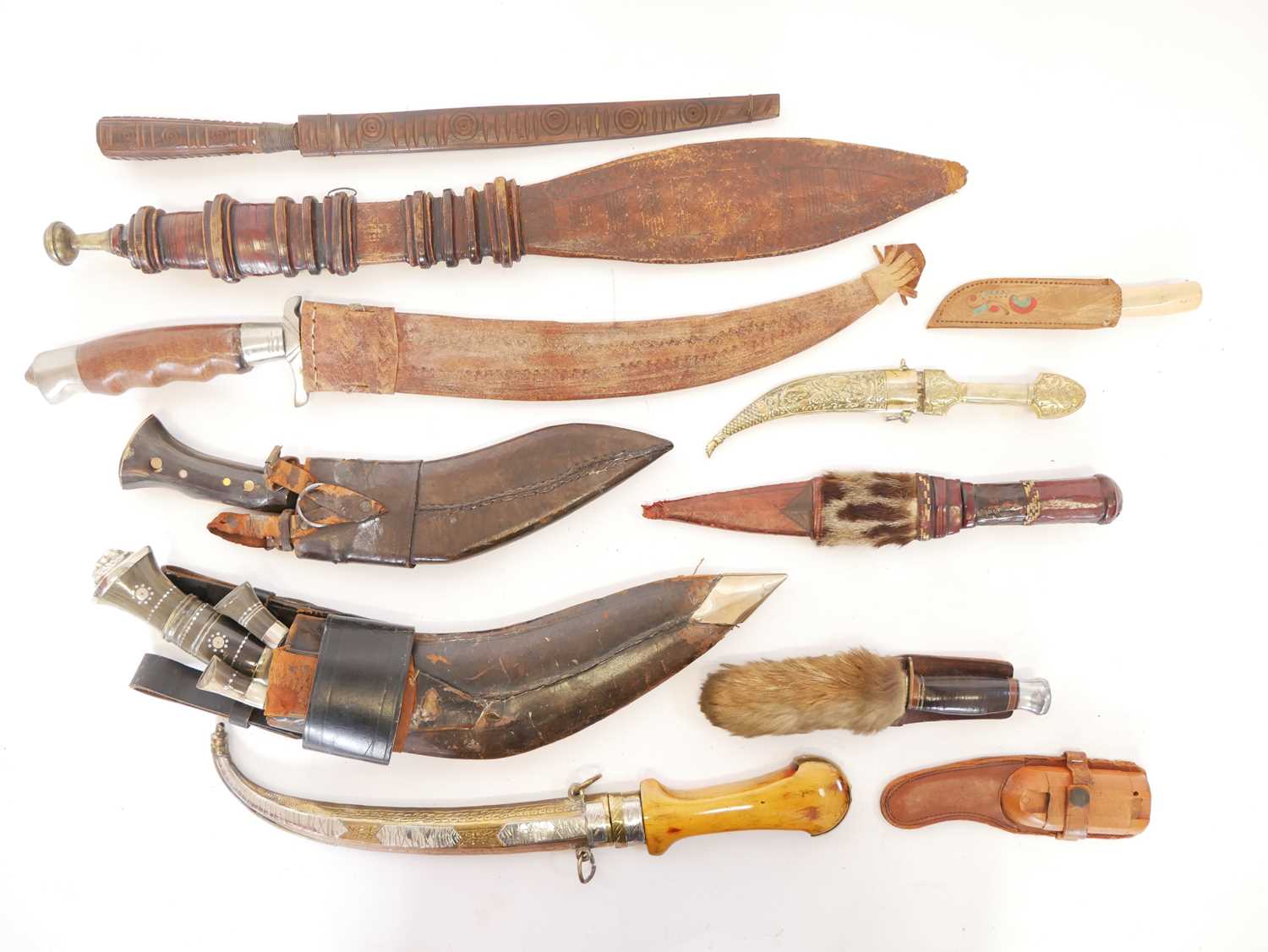 Lot 116 - Collection of daggers and knives, including