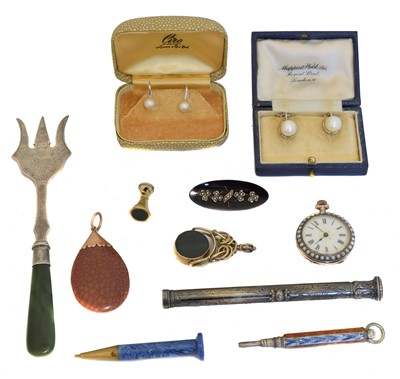 Lot 131 - A selection of jewellery