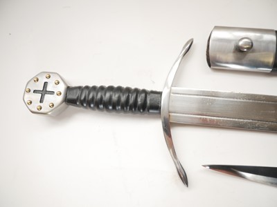 Lot 102 - Medieval re-enactors equipment, to include a...