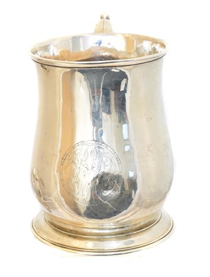 Lot 87 - A George III silver mug
