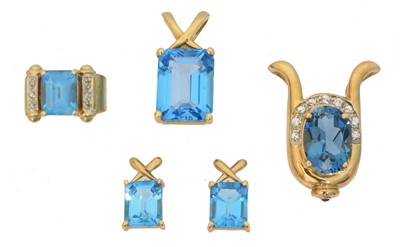 Lot 55 - A selection of 9ct gold blue topaz jewellery