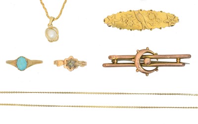 Lot 114 - A selection of 9ct gold and yellow metal jewellery