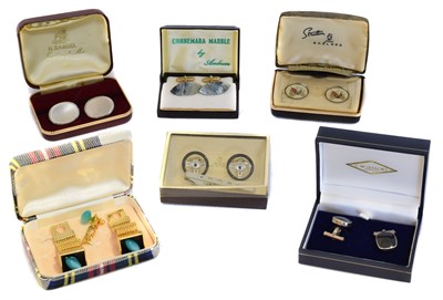 Lot 133 - A large selection of cufflinks