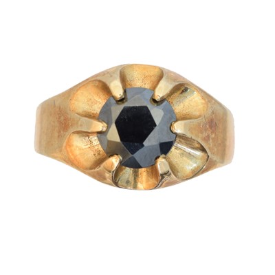 Lot 78 - A 9ct gold haematite single stone ring