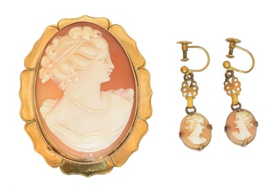 Lot 10 - A 9ct gold shell cameo brooch
