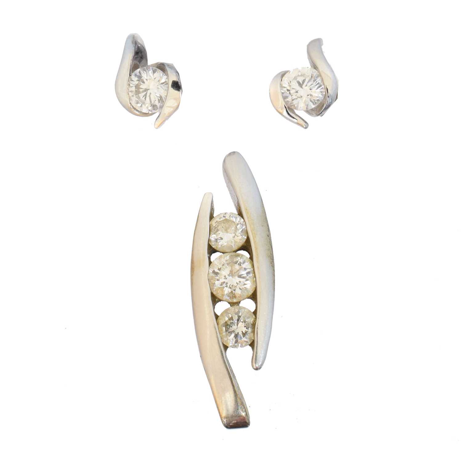 Lot 82 - A selection of diamond jewellery