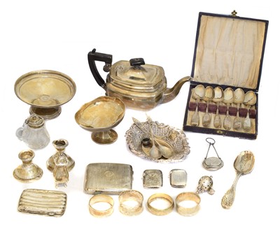 Lot 147 - A selection of silver