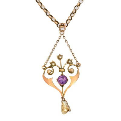 Lot 29 - An early 20th century amethyst and freshwater pearl pendant