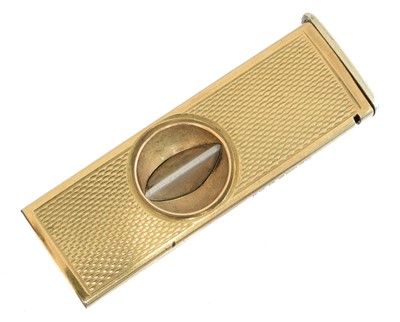 Lot 157 - A 9ct gold cigar cutter