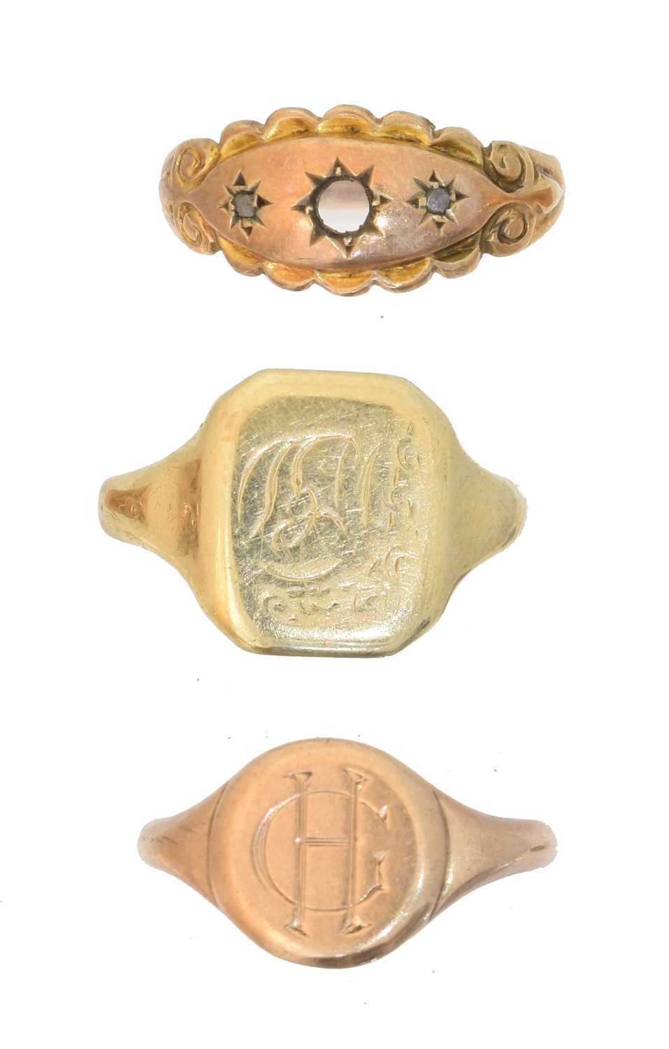 Lot 87 - Three 9ct gold rings