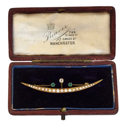 Lot 10 - A Victorian crescent brooch