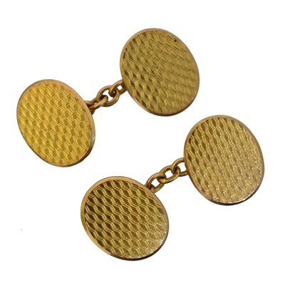 Lot 152 - A pair of 9ct gold cufflinks