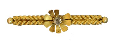Lot 5 - A Victorian diamond brooch