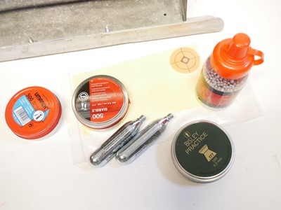 Lot 451 - Collection of air gun targets and pellets,...