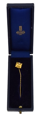 Lot 7 - A 14k gold diamond stickpin by Begeer