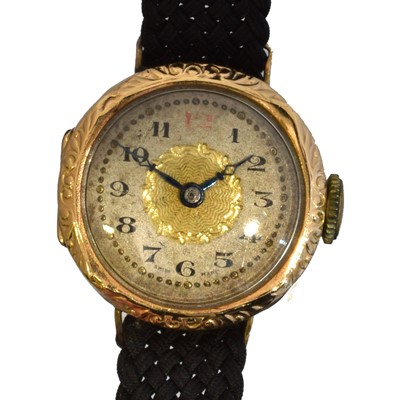 Lot 137 - A 9ct gold cased wristwatch