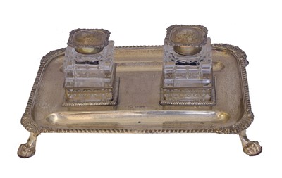 Lot 118 - An Edward VII silver and clear glass inkwell