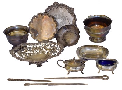 Lot 120 - A selection of silver and white metal items